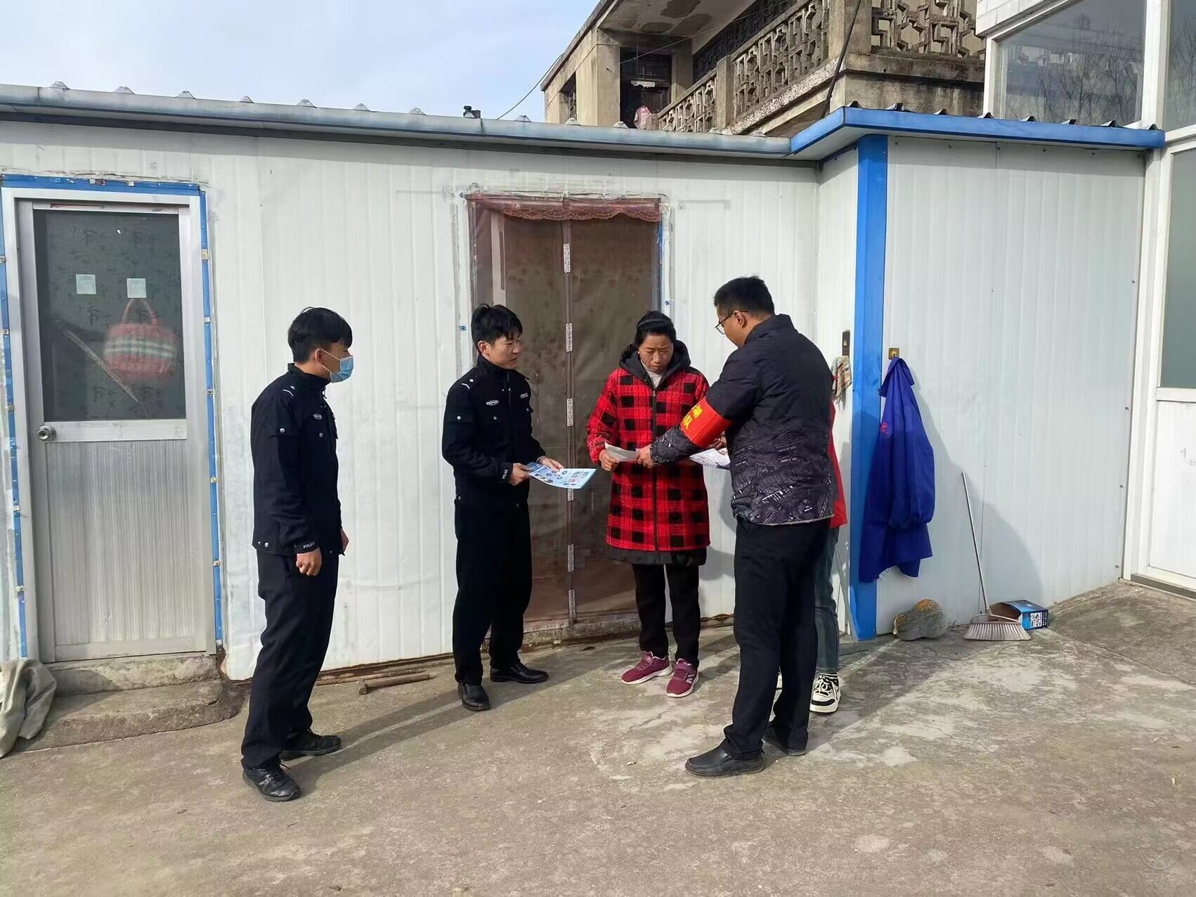 于庄居委会开展“网络安全防诈骗 守住自己钱袋子”主题防诈宣传活动