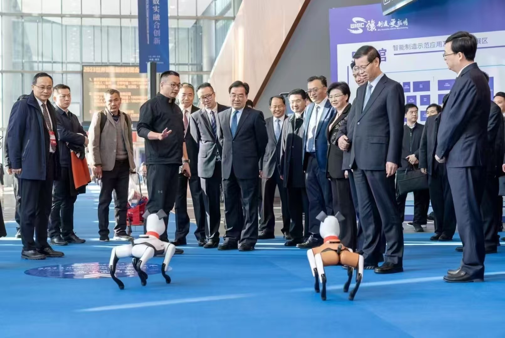 1.集团“科易贷”服务的科技企业产品亮相世界智能制造博览会.jpg
